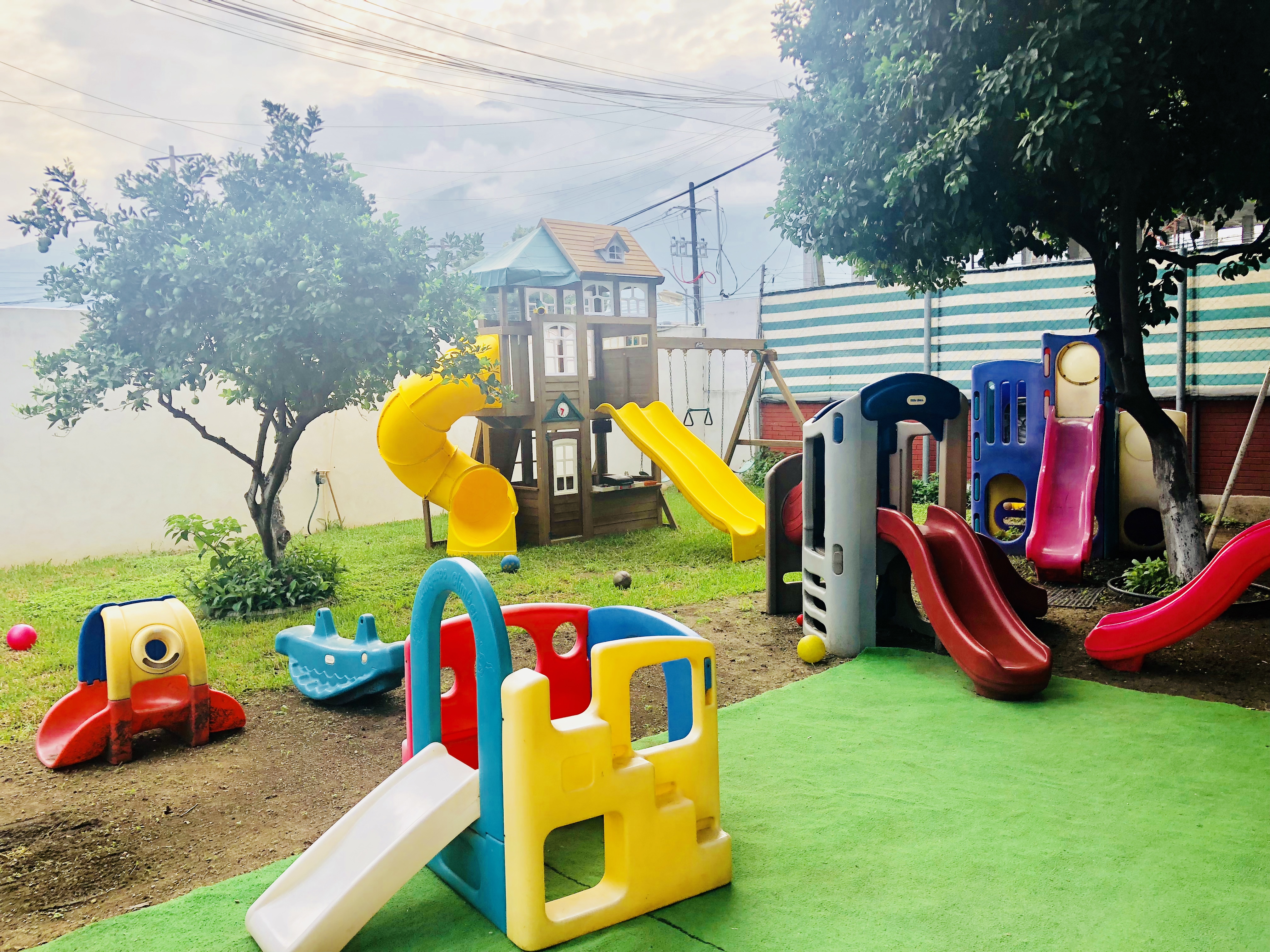 Kinder New Kids Patios 800m2 en áreas verdes